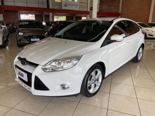 FORD - FOCUS - 2014/2015 - Branca - R$ 56.900,00