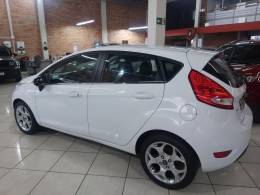 FORD - FIESTA - 2012/2013 - Branca - R$ 42.900,00