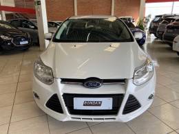 FORD - FOCUS - 2014/2015 - Branca - R$ 56.900,00