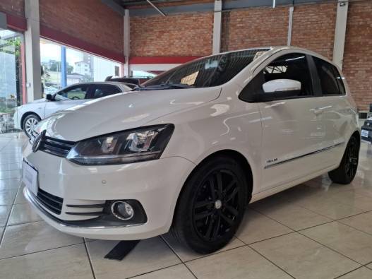 VOLKSWAGEN - FOX - 2014/2015 - Branca - R$ 51.900,00