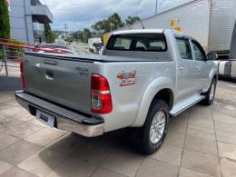 TOYOTA - HILUX - 2013/2013 - Prata - R$ 137.900,00