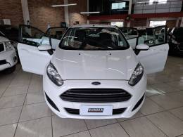 FORD - FIESTA - 2015/2016 - Branca - R$ 48.900,00