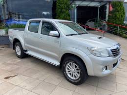 TOYOTA - HILUX - 2013/2013 - Prata - R$ 137.900,00