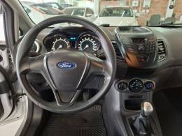 FORD - FIESTA - 2014/2015 - Prata - R$ 45.900,00