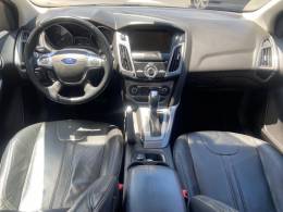 FORD - FOCUS - 2013/2014 - Branca - R$ 56.900,00