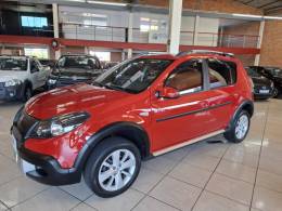 RENAULT - SANDERO - 2013/2014 - Vermelha - R$ 45.900,00