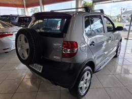 VOLKSWAGEN - CROSSFOX - 2005/2006 - Cinza - R$ 27.900,00