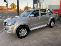 TOYOTA - HILUX - 2013/2013 - Prata - R$ 137.900,00