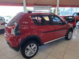 RENAULT - SANDERO - 2013/2014 - Vermelha - R$ 45.900,00