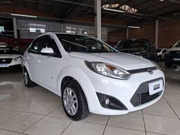 FORD - FIESTA - 2013/2014 - Branca - R$ 34.900,00