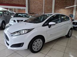 FORD - FIESTA - 2015/2016 - Branca - R$ 48.900,00