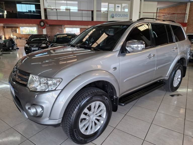 MITSUBISHI - PAJERO DAKAR - 2014/2015 - Preta - R$ 137.900,00