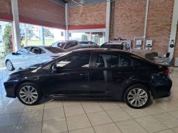 TOYOTA - COROLLA - 2021/2022 - Preta - R$ 125.500,00