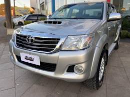 TOYOTA - HILUX - 2013/2013 - Prata - R$ 137.900,00