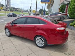 FORD - FIESTA - 2014/2015 - Vermelha - R$ 49.900,00