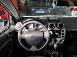 FORD - FIESTA - 2013/2014 - Branca - R$ 34.900,00