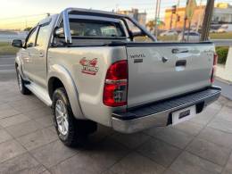 TOYOTA - HILUX - 2013/2013 - Prata - R$ 137.900,00