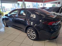 TOYOTA - COROLLA - 2021/2022 - Preta - R$ 125.500,00