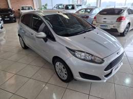 FORD - FIESTA - 2014/2015 - Prata - R$ 45.900,00