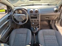 FORD - FIESTA - 2002/2003 - Prata - R$ 18.900,00