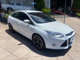 FORD - FOCUS - 2013/2014 - Branca - R$ 56.900,00