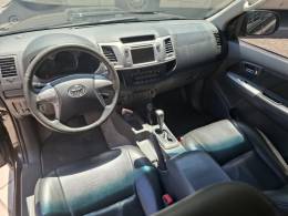 TOYOTA - HILUX - 2012/2013 - Preta - R$ 136.900,00