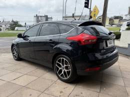 FORD - FOCUS - 2016/2016 - Preta - R$ 62.900,00