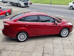 FORD - FIESTA - 2014/2015 - Vermelha - R$ 49.900,00