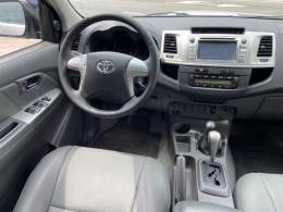 TOYOTA - HILUX - 2013/2013 - Prata - R$ 137.900,00