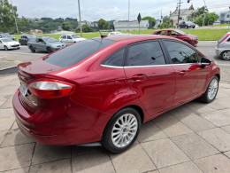 FORD - FIESTA - 2014/2015 - Vermelha - R$ 49.900,00