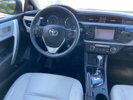 TOYOTA - COROLLA - 2014/2015 - Prata - R$ 88.900,00