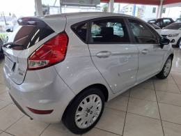 FORD - FIESTA - 2014/2015 - Prata - R$ 45.900,00