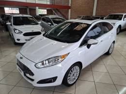 FORD - FIESTA - 2015/2016 - Branca - R$ 59.900,00