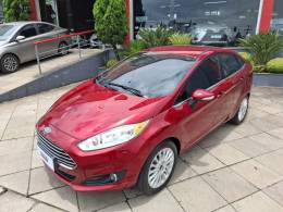 FORD - FIESTA - 2014/2015 - Vermelha - R$ 49.900,00