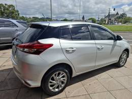 TOYOTA - YARIS - 2022/2023 - Prata - R$ 92.900,00