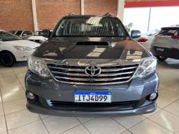 TOYOTA - HILUX SW4 - 2012/2012 - Cinza - R$ 139.900,00