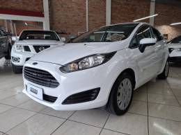 FORD - FIESTA - 2015/2016 - Branca - R$ 48.900,00