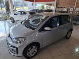 VOLKSWAGEN - UP - 2017/2018 - Prata - R$ 57.900,00