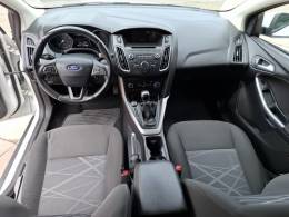 FORD - FOCUS - 2017/2017 - Branca - R$ 63.900,00