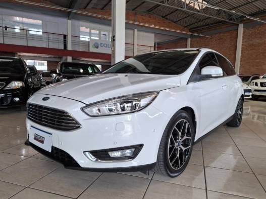 FORD - FOCUS - 2015/2016 - Branca - R$ 66.900,00