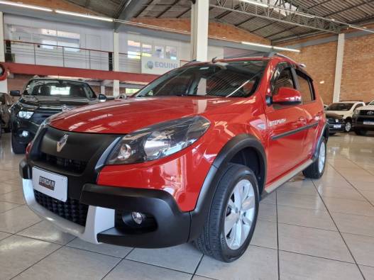 RENAULT - SANDERO - 2013/2014 - Vermelha - R$ 45.900,00