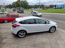 FORD - FOCUS - 2017/2017 - Branca - R$ 63.900,00