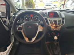 FORD - FIESTA - 2012/2013 - Branca - R$ 42.900,00