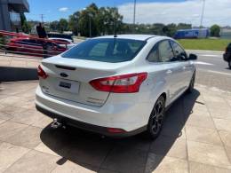 FORD - FOCUS - 2013/2014 - Branca - R$ 56.900,00