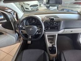 VOLKSWAGEN - UP - 2017/2018 - Prata - R$ 57.900,00