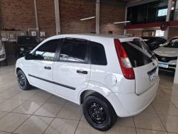 FORD - FIESTA - 2002/2003 - Branca - R$ 23.900,00