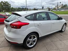 FORD - FOCUS - 2017/2017 - Branca - R$ 63.900,00