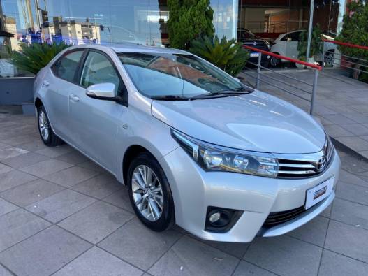 TOYOTA - COROLLA - 2014/2015 - Prata - R$ 88.900,00