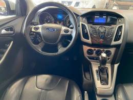 FORD - FOCUS - 2014/2015 - Branca - R$ 56.900,00