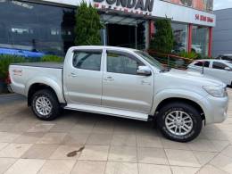 TOYOTA - HILUX - 2013/2013 - Prata - R$ 137.900,00